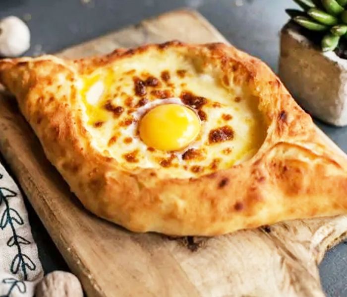 Adjarian khachapuri (1 egg) Tasty House