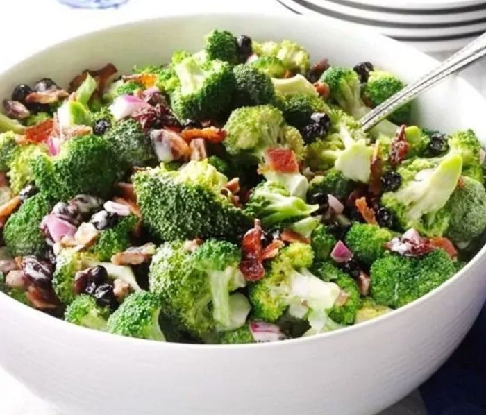 Broccoli salad Tasty House