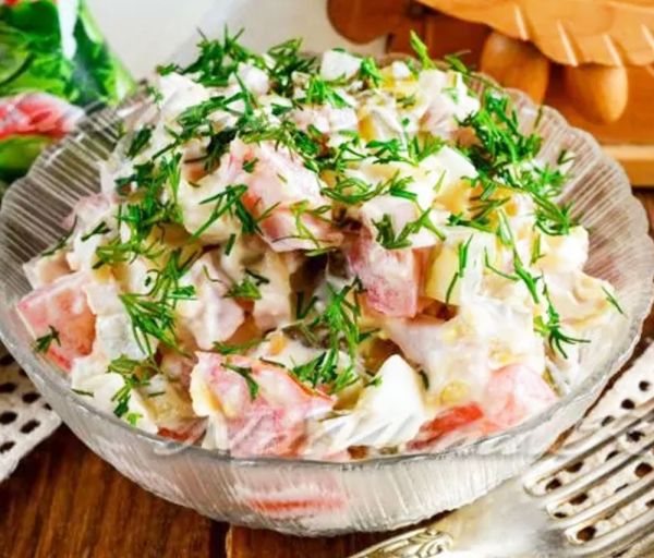 Խոզապուխտով աղցան Թեյսթի Հաուս