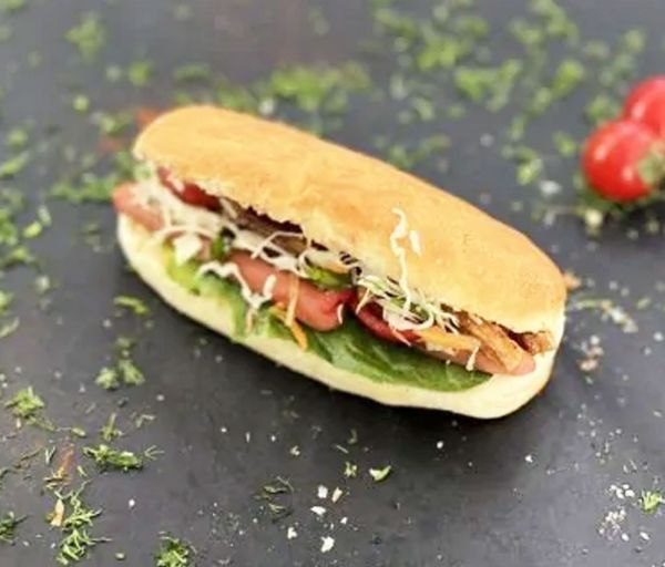 Հոթ Դոգ 2 նրբերշիկով Թեյսթի Հաուս